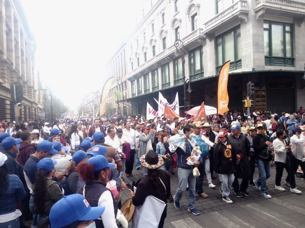 Hidalguenses acompañaron a AMLO