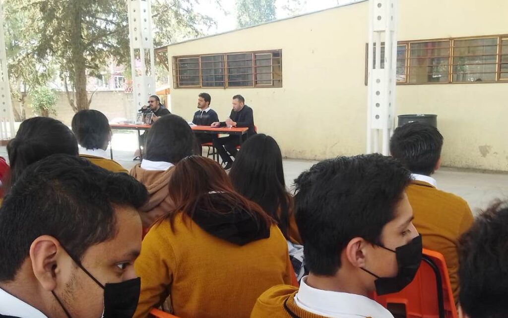 De regreso a la escuela escritores