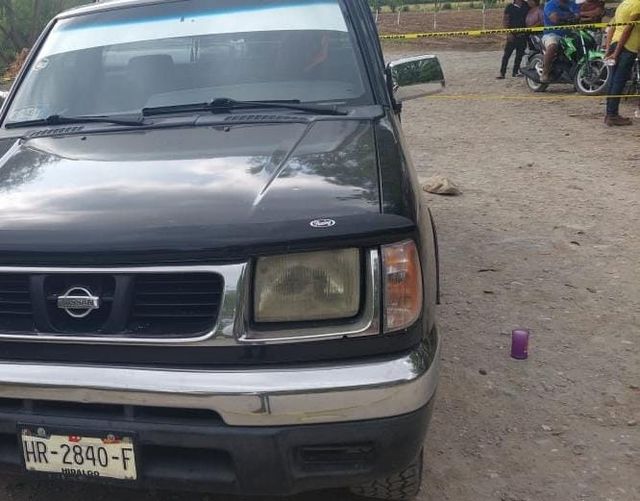 Muere hombre en su camioneta