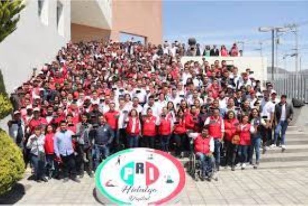 Se van del PRI alcaldes, regidores y dirigentes.