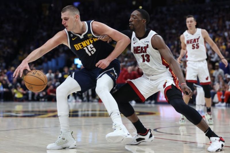 Viene de atrás Miami y derrota a Denver en las finales de la NBA