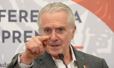 Creel y Ebrard son incomodados por la prensa