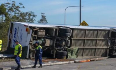 Volca camión en Egipto; mueren tres personas