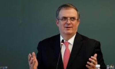Ebrard dice que no se va de Morena