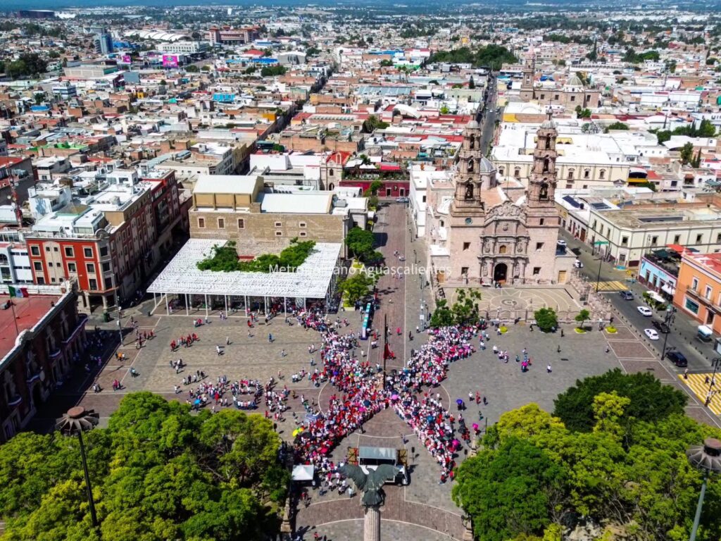 Frente Amplio festeja a Xóchitl Gálvez en Aguascalientes