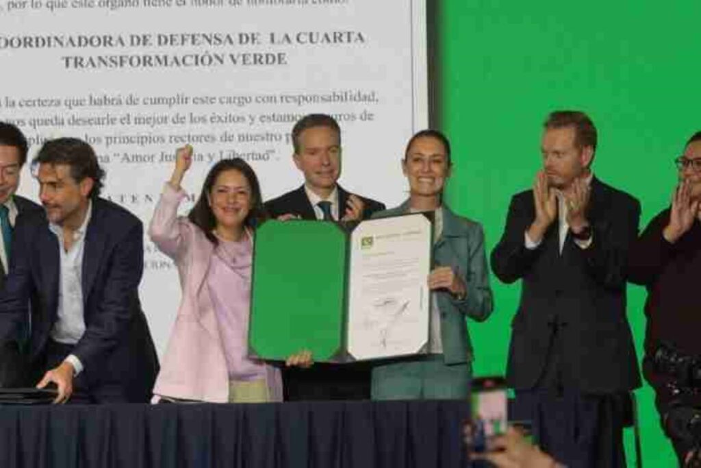 PVEM entrega constancia a Sheinbaum como coordinadora de Defensa d la Transformación