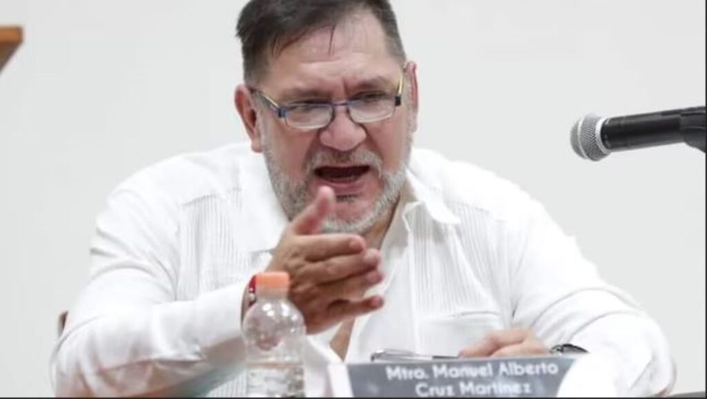 Con raíces en el pri y el pan el ex funcionario del ine suspendido