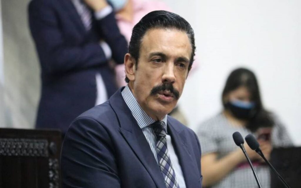 La maniobra política del presidente con Omar Fayad