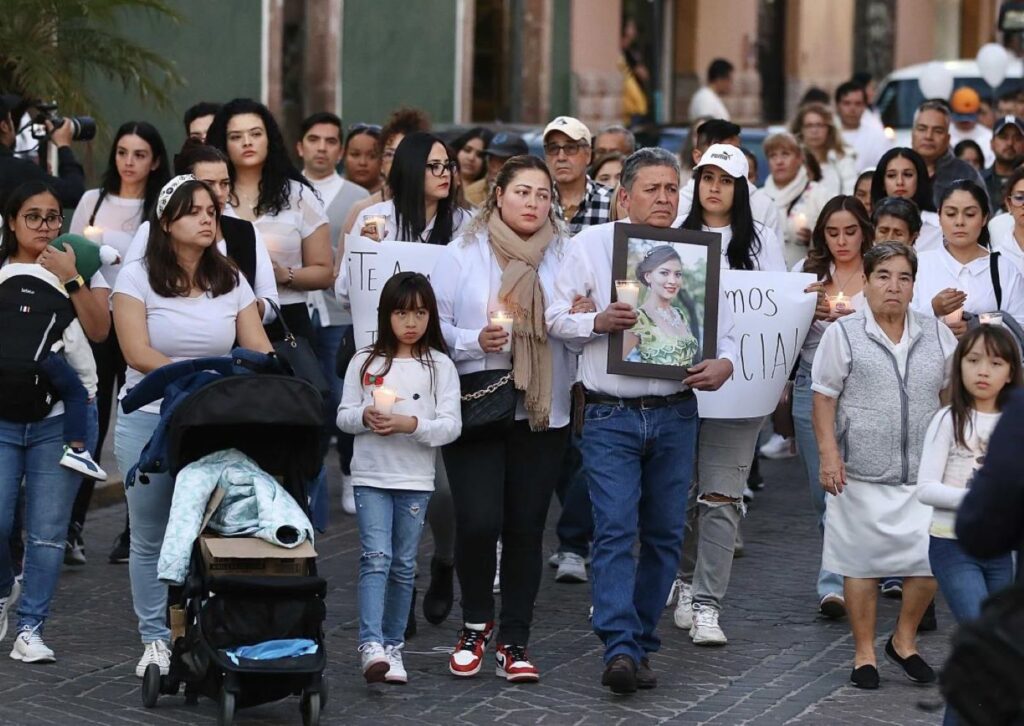 Marchan en Salvatierra por jóvenes asesinados