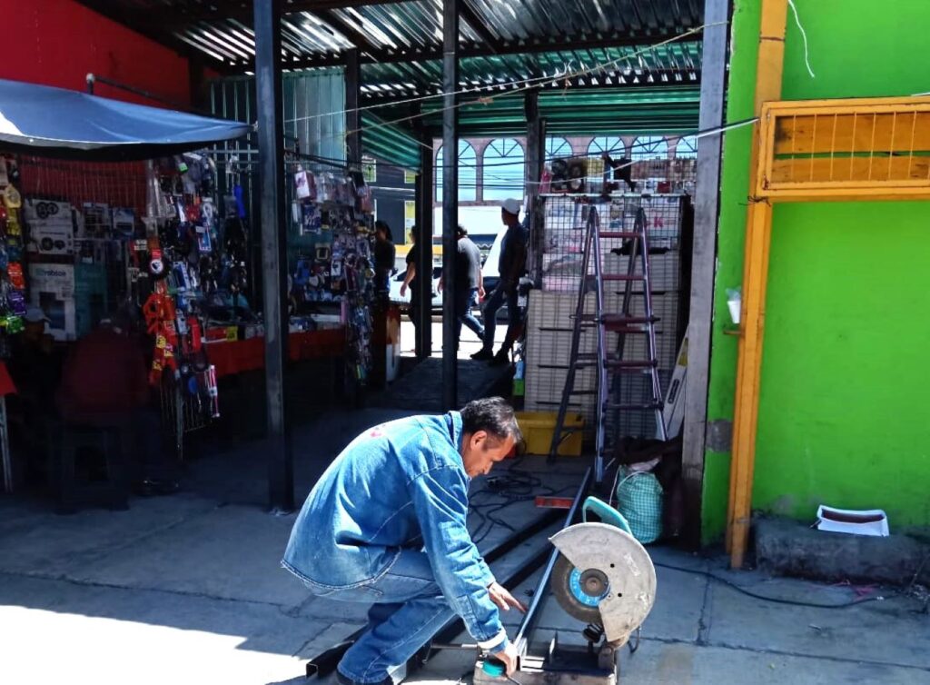 Sube de tono conflicto en mercado de Tepeapulco