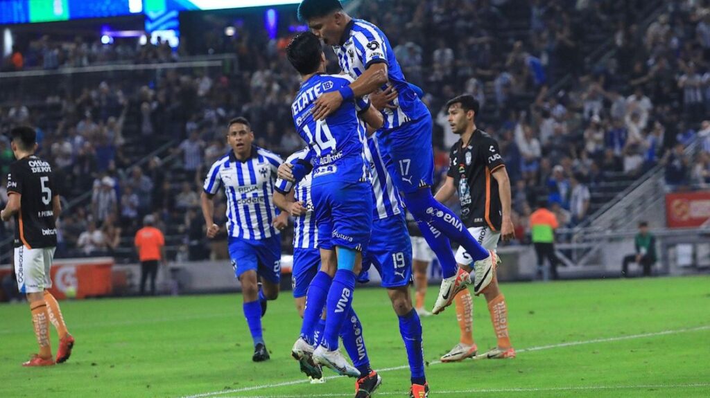 Pierde Pachuca y Monterrey se trepa al liderato