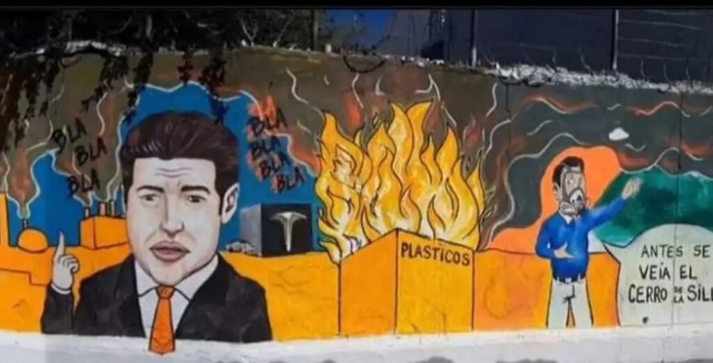 Blanquean mural que criticaba a Samuel García