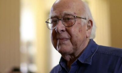 Muere el padre de la partícula de Dios