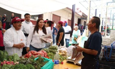 Alhely Medina recorrió el mercado de Zimapán