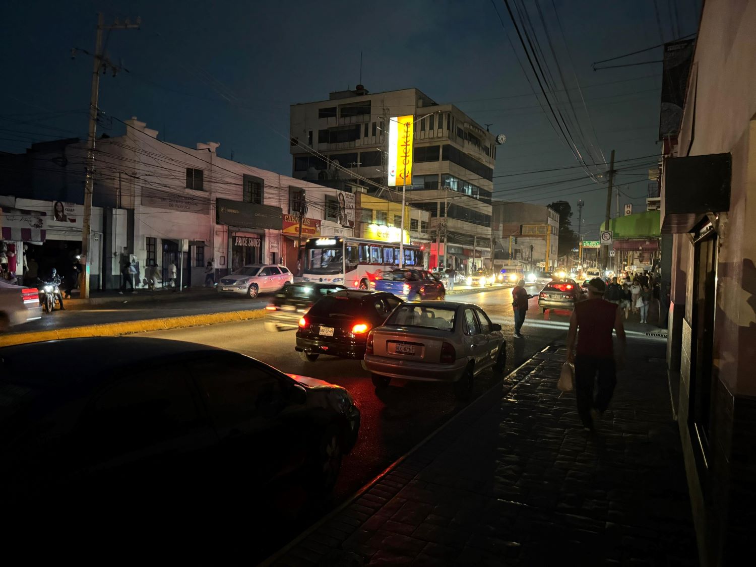 Ola de calor provoca apagones en zona metropolitana de Pachuca