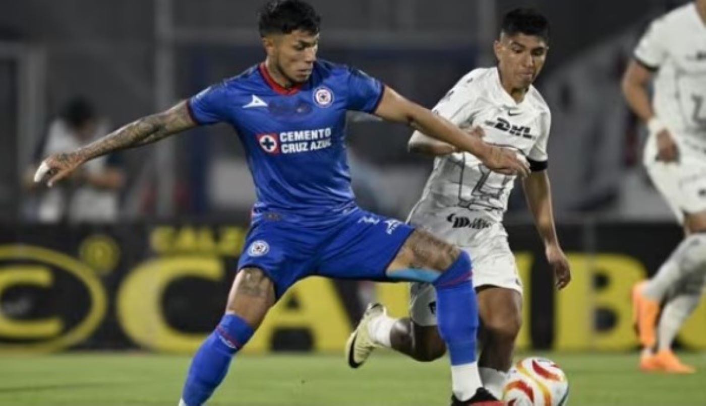 Cruz Azul da el primer golpe contra Pumas 2-0