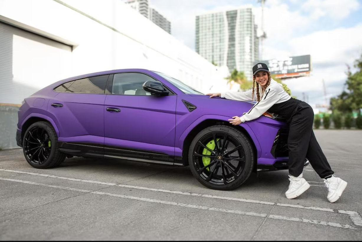 Shakira revela cómo regalará su lujoso Lamborghini