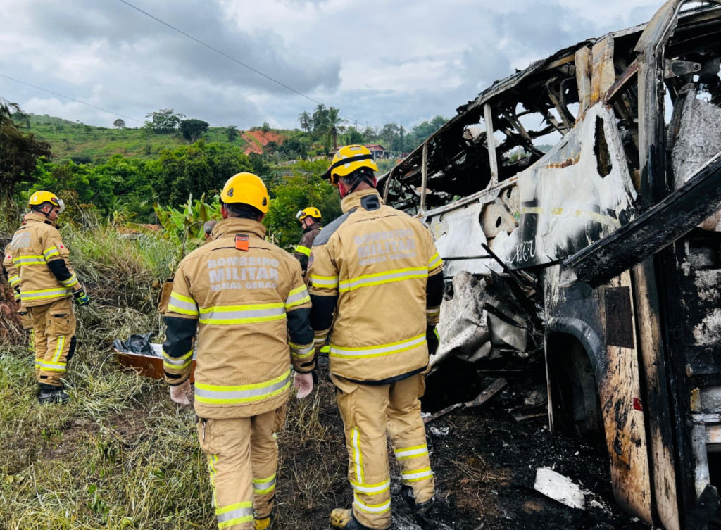 Tragedia en Brasil: 37 muertos y múltiples heridos tras accidente vehicular múltiple