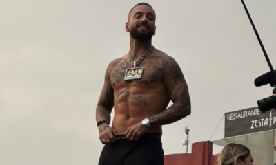 Maluma anuncia fechas de conciertos en México sobre un Turibus en el Monumento a la Revolución