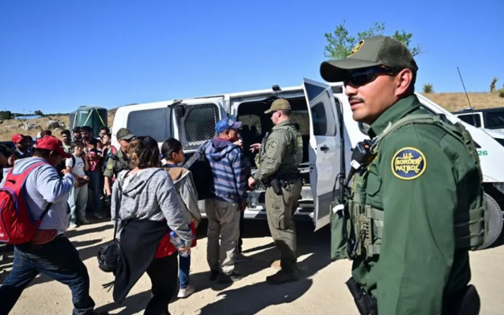 Los Ángeles se declara "ciudad santuario" para migrantes indocumentados