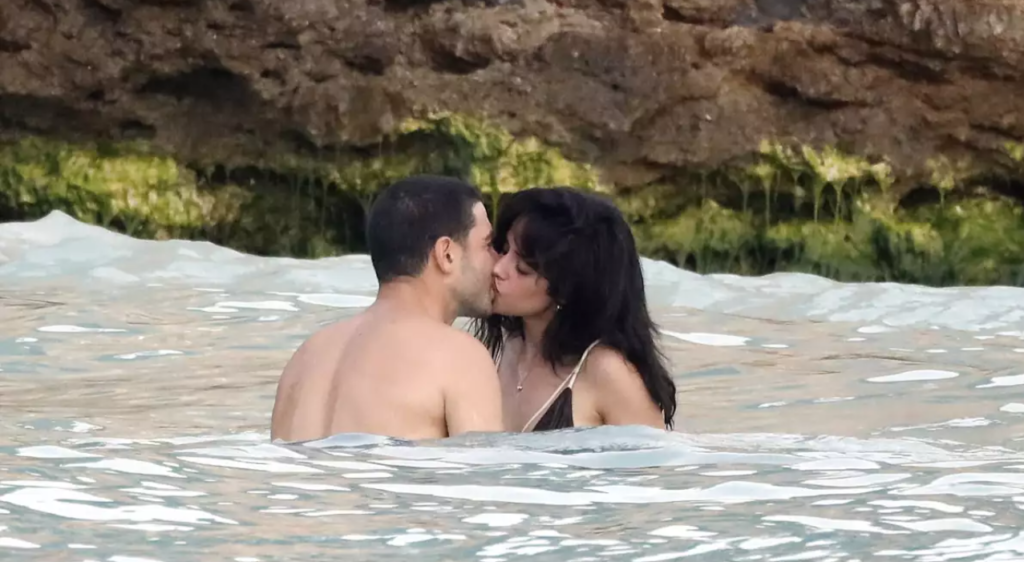 Camila Cabello estrena romance con el multimillonario Henry Junior Chalhoub