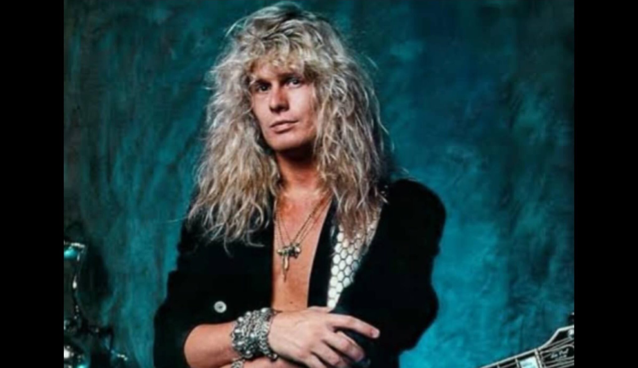 Muere John Sykes, leyenda de la guitarra y ex integrante de 'Whitesnake'