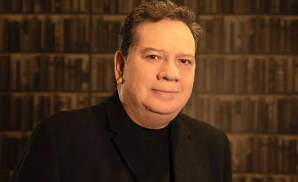 Coque Muñíz revela la millonaria multa que pagó por equivocarse al cantar el himno nacional