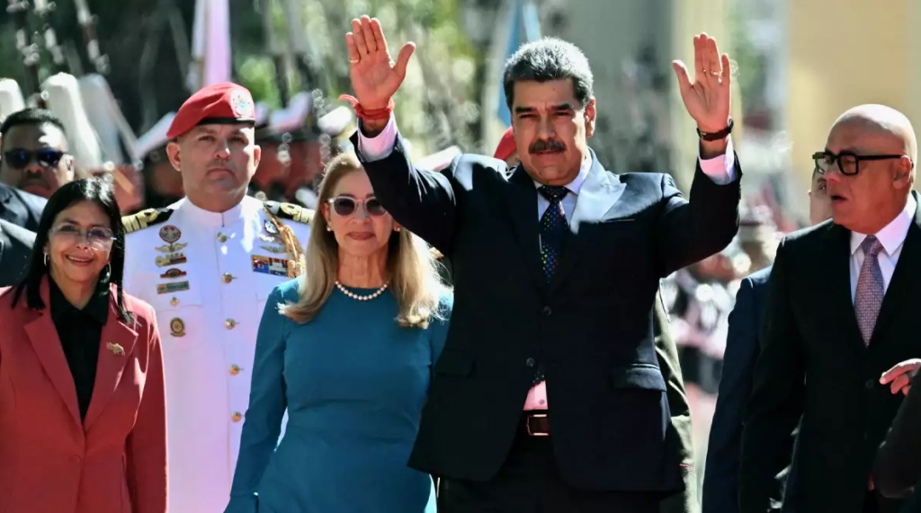 Maduro jura para un tercer mandato como presidente de Venezuela