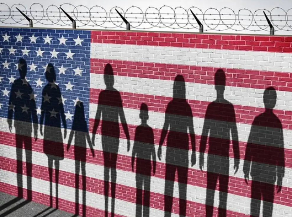 Maestro en Texas reporta a inmigración a sus alumnos: "Ni siquiera hablan inglés"