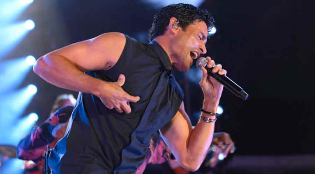 Fans le gritan “papi” a Chayanne en pleno concierto