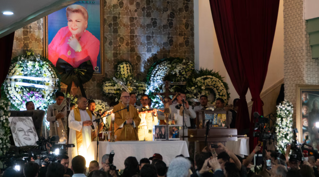 Así fue el homenaje a Paquita la del Barrio en CDMX