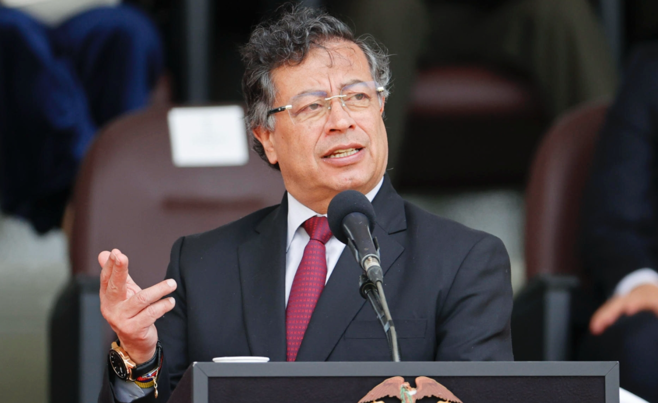 Presidente Petro denuncia plan de narcotraficantes para matarlo con misiles