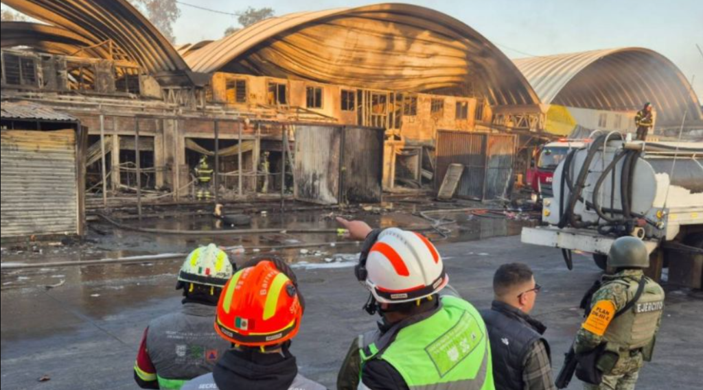 Suman 70 locales afectados por incendio en la Central de Abasto de la CDMX