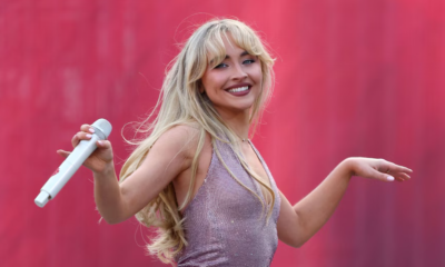 Salma Hayek causa sensación tras ser "arrestada" por Sabrina Carpenter en su concierto