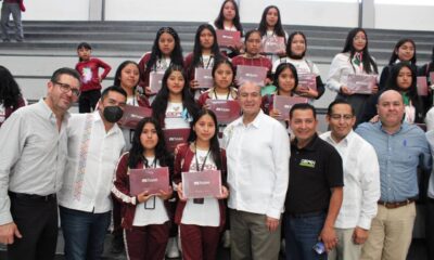 SEPH entrega dispositivos móviles a estudiantes de la sierra alta hidalguense