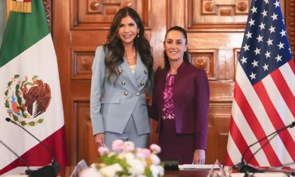 Noem pide que México comparta datos biométricos con EU; Sheinbaum 'dispuesta' a hablarlo