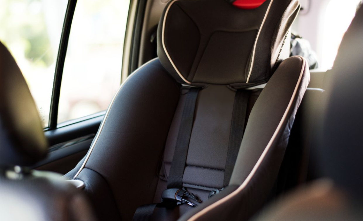 Profeco alerta por asientos infantiles para auto defectuosos