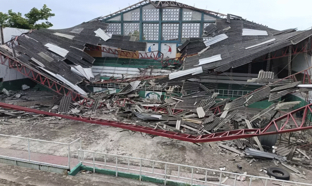 Sismo de 6.3 sacude Ecuador; decenas de heridos y edificio dañados