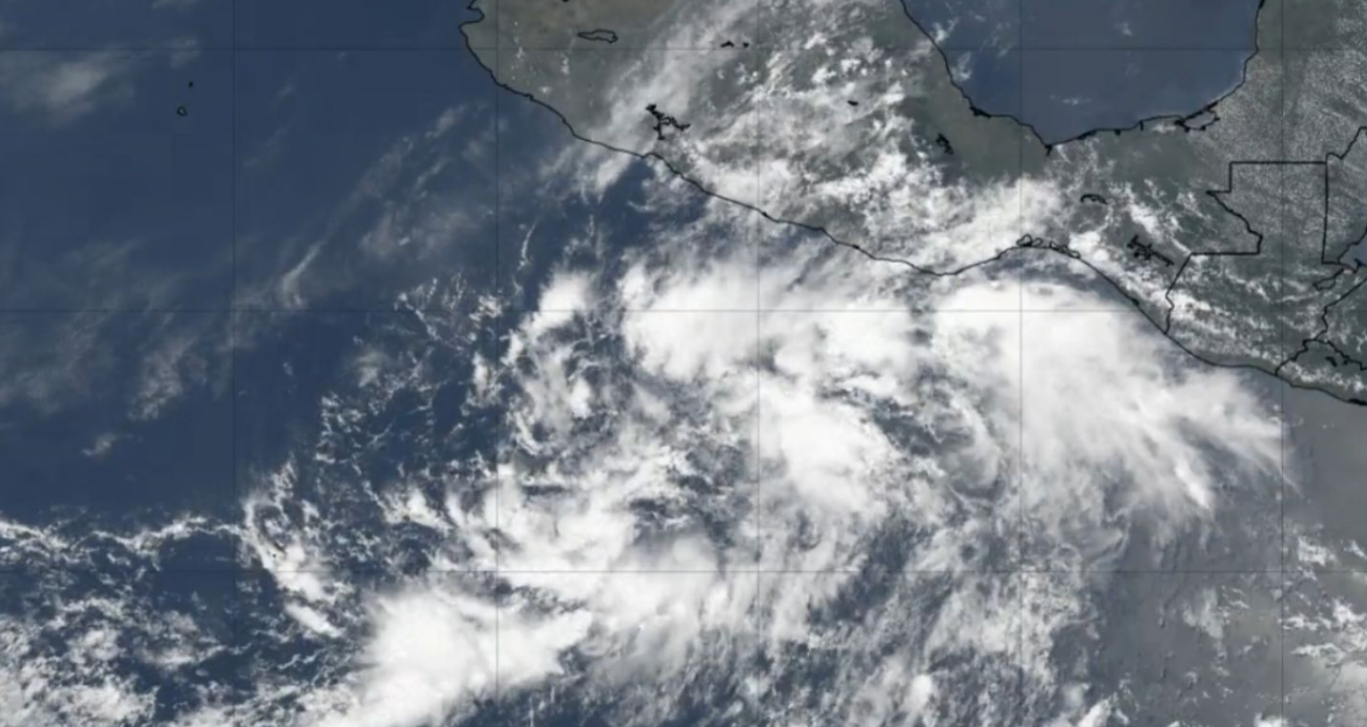 Así se ve la furia de Alvin frente a costas de México desde un satélite