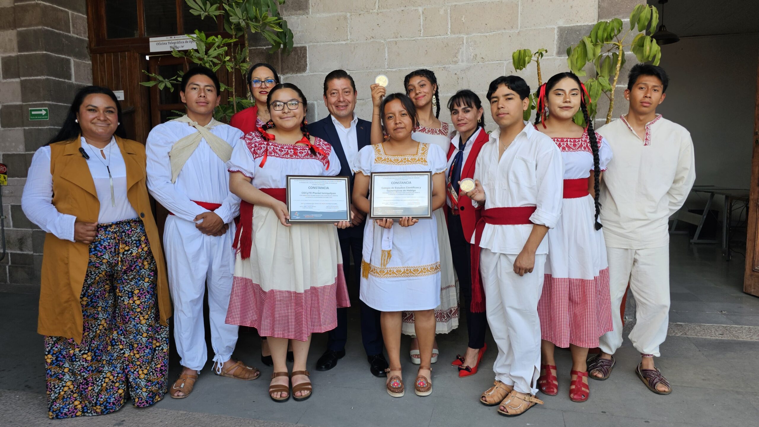CECyTE Hidalgo galardonado con la Medalla al Mérito a favor de la diversidad cultural
