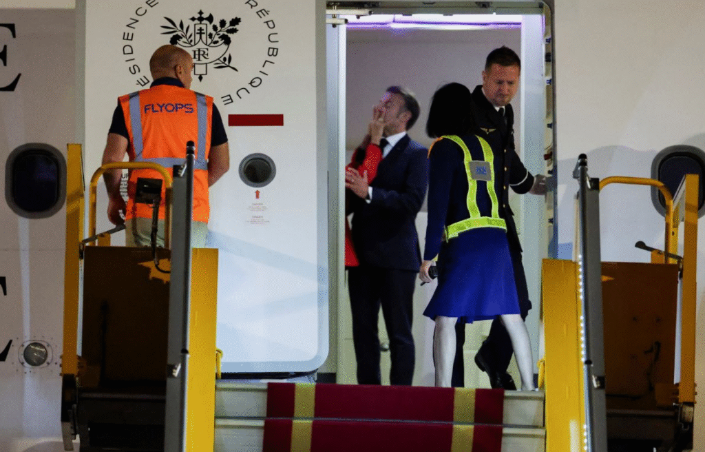 ¿Emmanuel Macron fue abofeteado por su esposa? Presidente resta importancia al incidente