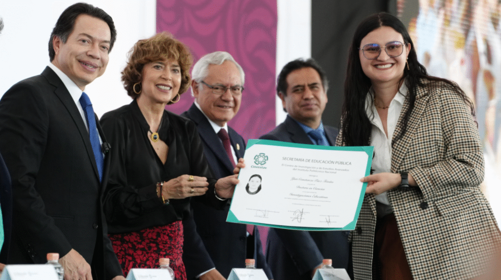 En México, 57 de cada 100 cédulas profesionales corresponden a mujeres
