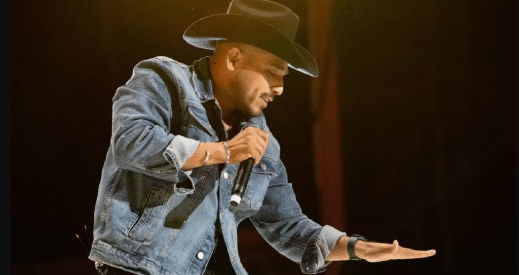 Espinoza Paz también se queda sin visa