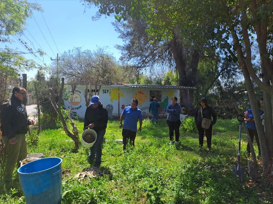 Estudiantes de la UTVM capacitaron a agricultores de Ixmiquilpan