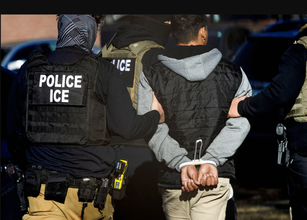 Gobierno de EUA ofrece mil dólares a personas migrantes que se autodeporten