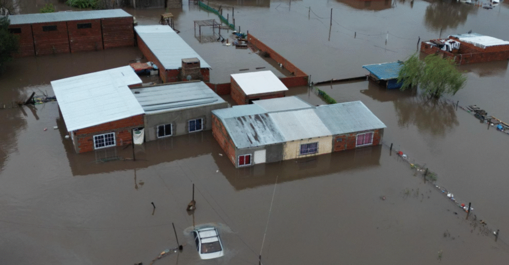 Inundaciones en Argentina dejan un muerto, tres desaparecidos y casi 2,000 evacuados