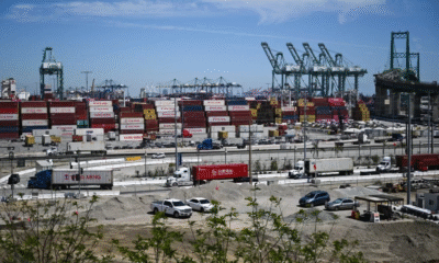 Llegan a Los Ángeles los primeros barcos con productos chinos con aranceles del 145 % y disminuyen las importaciones