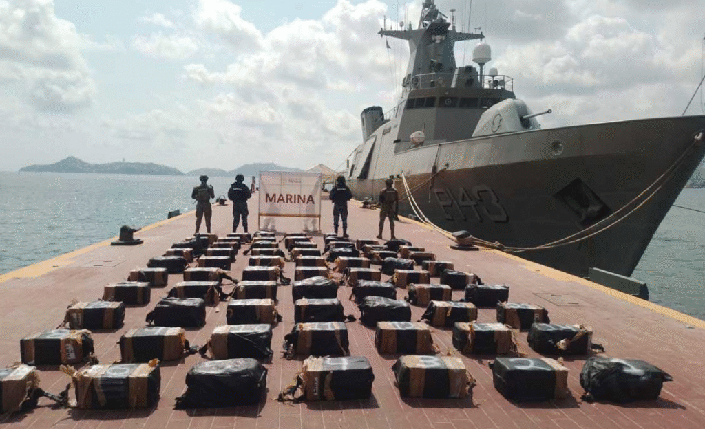 Marina asegura 1.3 toneladas de cocaína en costas de Guerrero