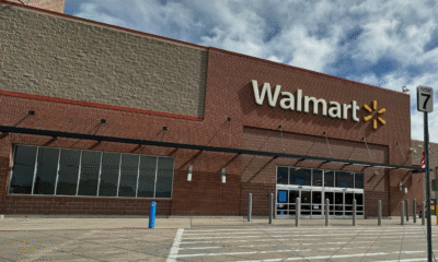 Trump arremete contra Walmart tras subir precios por culpa de sus aranceles