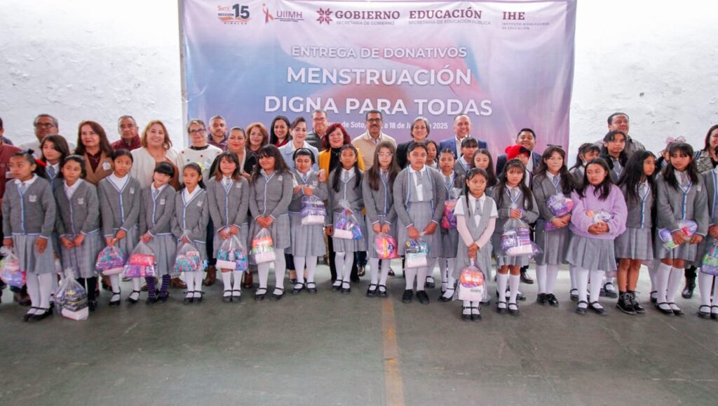 Entrega SEPH donativos del Proyecto Menstruación Digna